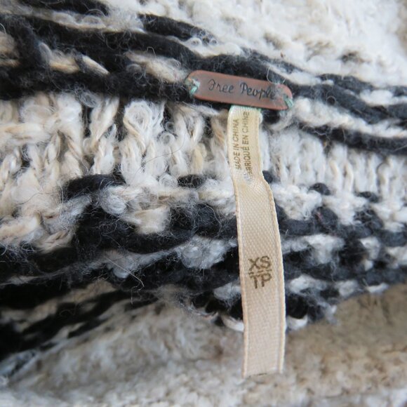 FREE PEOPLE Silver Reed Fair Isle Black White Crochet Wool Boho Sweater Sz XS - Picture 15 of 15